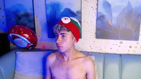 Snapshot of noah_xitruxx chatting on 12-19-24, 06:12 Noah online show from 12-19-24, 06:12