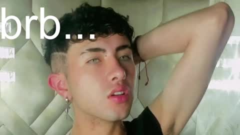 Snapshot of noah_xitruxx chatting on 12-22-24, 03:44 Noah online show from 12-22-24, 03:44