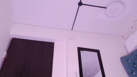 Snapshot of noah_xitruxx chatting on 12-22-24, 06:48 Noah online show from 12-22-24, 06:48