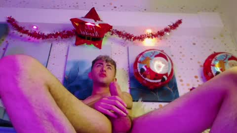 Snapshot of noah_xitruxx chatting on 12-24-24, 03:37 Noah online show from 12-24-24, 03:37