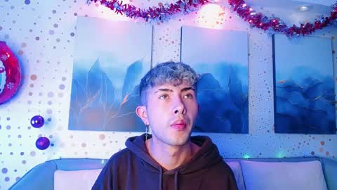 Snapshot of noah_xitruxx chatting on 01-04-25, 06:30 Noah online show from 01-04-25, 06:30