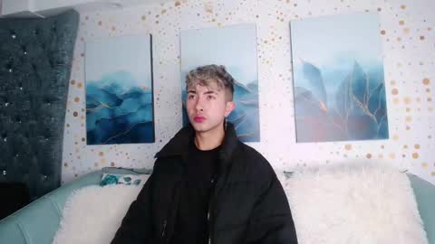 Snapshot of noah_xitruxx chatting on 01-09-25, 12:30 Noah online show from 01-09-25, 12:30