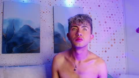 Snapshot of noah_xitruxx chatting on 01-09-25, 03:34 Noah online show from 01-09-25, 03:34