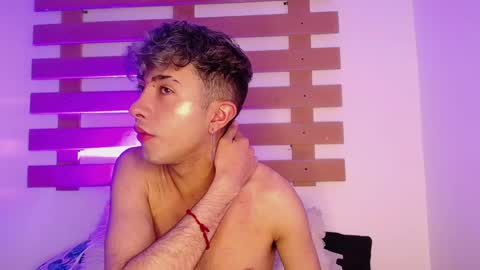Snapshot of noah_xitruxx chatting on 01-28-25, 03:35 Noah online show from 01-28-25, 03:35