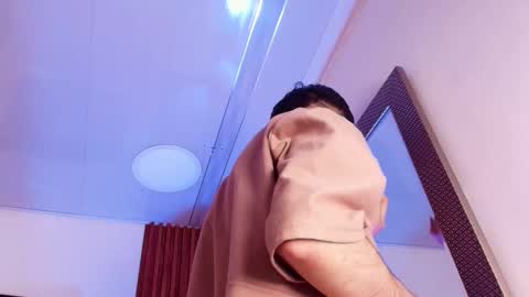 Snapshot of noah_xitruxx chatting on 09-25-25, 01:37 Noah online show from 09-25-25, 01:37