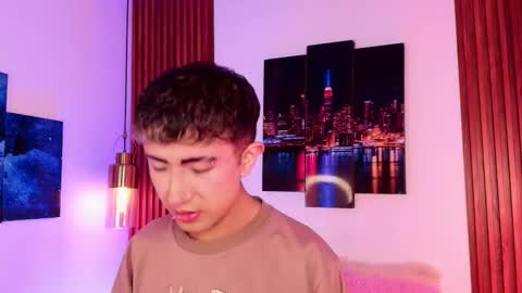 Snapshot of noah_xitruxx chatting on 10-02-25, 02:02 Noah online show from 10-02-25, 02:02