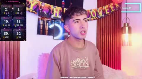 Snapshot of noah_xitruxx chatting on 10-07-25, 02:47 Noah online show from 10-07-25, 02:47
