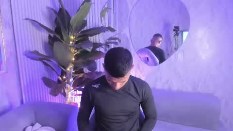 Snapshot of noahdark_ chatting on 07-19-26, 02:04 NOAH online show from 07-19-26, 02:04