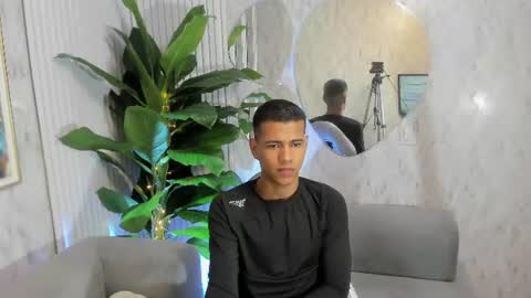 Snapshot of noahdark_ chatting on 07-23-26, 02:20 NOAH online show from 07-23-26, 02:20