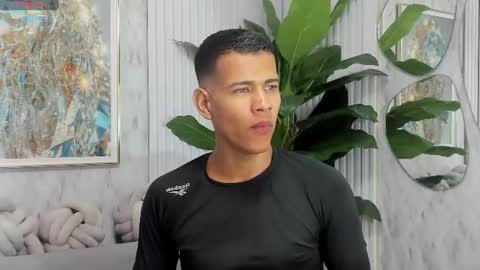Snapshot of noahdark_ chatting on 08-01-26, 03:17 NOAH online show from 08-01-26, 03:17