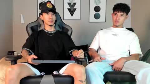 Snapshot of noahdaviss chatting on 01-19-25, 02:25 noahdaviss online show from 01-19-25, 02:25