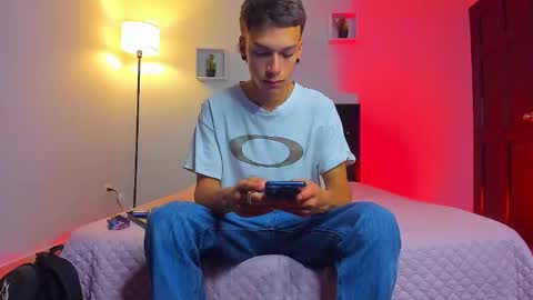 noahh_sky online show from 04-12-26, 03:44