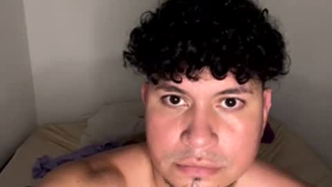 noahlatino35 online show from 04-29-26, 05:55