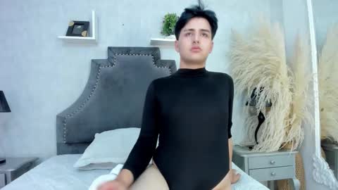 Snapshot of noahwolff_ chatting on 02-03-26, 05:05 Noah online show from 02-03-26, 05:05