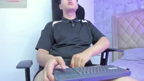 Snapshot of noahwolff_ chatting on 02-07-26, 05:55 Noah online show from 02-07-26, 05:55