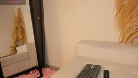 Noami Rose  online show from 01-14-26, 01:00