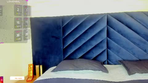 Snapshot of noastone_ chatting on 06-28-26, 01:33 Noa Stone online show from 06-28-26, 01:33