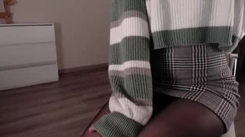 Snapshot of noelleneptune chatting on 12-24-24, 05:34 noelleneptune online show from 12-24-24, 05:34