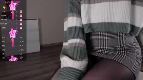 Snapshot of noelleneptune chatting on 11-02-25, 11:07 noelleneptune online show from 11-02-25, 11:07