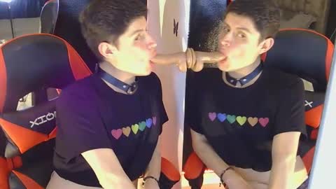 Snapshot of noha_07 chatting on 10-08-25, 03:26 noha_07 online show from 10-08-25, 03:26