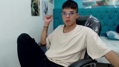 Snapshot of noha_scott chatting on 12-26-24, 06:12 Noha Scott online show from 12-26-24, 06:12