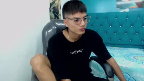 Snapshot of noha_scott chatting on 01-05-25, 10:40 Noha Scott online show from 01-05-25, 10:40