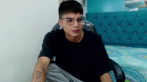 Snapshot of noha_scott chatting on 01-15-25, 10:57 Noha Scott online show from 01-15-25, 10:57