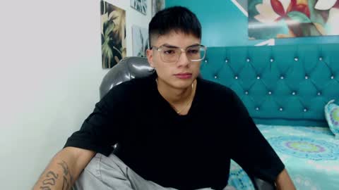 Snapshot of noha_scott chatting on 01-19-25, 11:32 Noha Scott online show from 01-19-25, 11:32