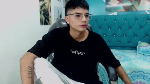 Snapshot of noha_scott chatting on 02-01-25, 10:55 Noha Scott online show from 02-01-25, 10:55