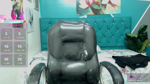 Snapshot of noha_scott chatting on 10-09-25, 12:30 Noha Scott online show from 10-09-25, 12:30