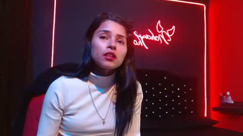 Snapshot of noha_thomson chatting on 06-18-26, 09:30 Noha Thomson online show from 06-18-26, 09:30