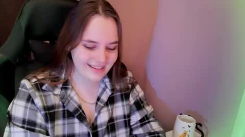 noir_ember_ online show from 12-22-25, 08:33