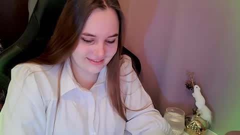 noir_ember_ online show from 01-10-26, 08:16