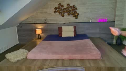 Liz online show from 03-01-26, 05:09