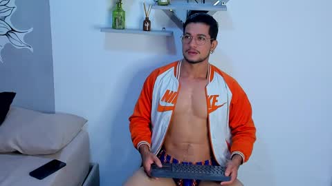 Snapshot of nolan_joness chatting on 06-02-26, 11:34 Im Nolan online show from 06-02-26, 11:34