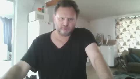 Nollie online show from 04-19-26, 06:35