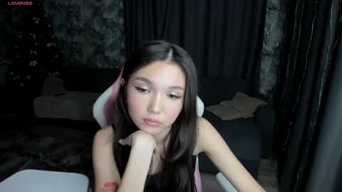 nomi online show from 12-17-25, 05:52