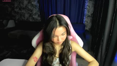 nomi online show from 04-15-26, 07:21