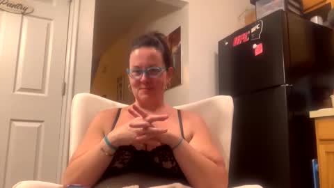 Snapshot of nonipsalldrip chatting on 05-29-26, 04:43 NoNipsAllDrip online show from 05-29-26, 04:43