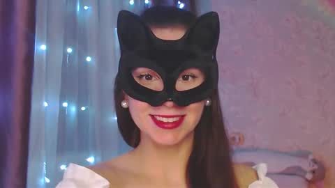 Send message when u here online show from 10-19-25, 02:01