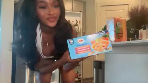 Snapshot of noodsovernudes chatting on 06-10-26, 11:57 NoodsOverNudes online show from 06-10-26, 11:57