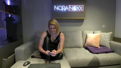 Snapshot of nora_noxx chatting on 06-06-26, 08:52 NoraNoxx online show from 06-06-26, 08:52