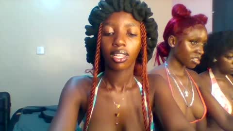 Snapshot of norababy20 chatting on 06-12-26, 04:33 Norababy20 online show from 06-12-26, 04:33