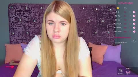 Nora online show from 11-27-25, 01:51