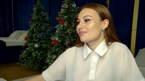 NoraFoxes online show from 12-16-25, 06:35