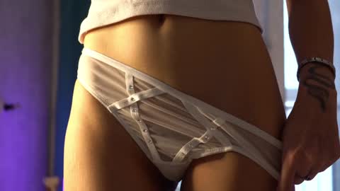 Snapshot of norakiso chatting on 12-21-24, 08:28 Eva online show from 12-21-24, 08:28