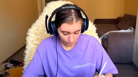 Elena online show from 04-15-26, 07:15