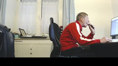 Snapshot of normuc chatting on 05-01-26, 09:58 Normuc online show from 05-01-26, 09:58