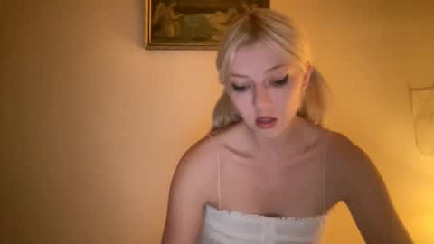 Snapshot of noscandal chatting on 09-10-25, 01:38 noscandal online show from 09-10-25, 01:38