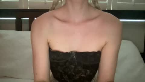 Snapshot of noscandal chatting on 11-19-25, 07:25 noscandal online show from 11-19-25, 07:25